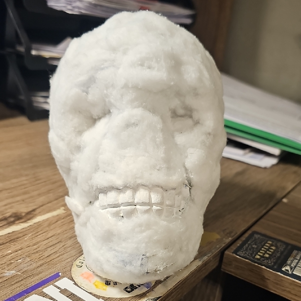 (Cloud) Cotton White Skull Art Sculpture